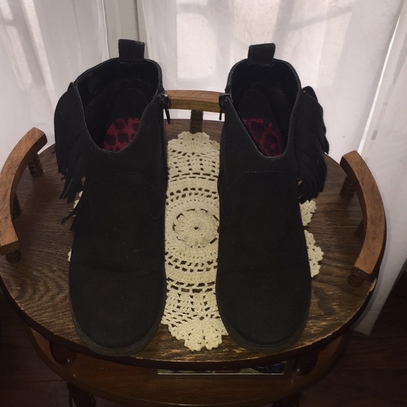 Boots - Picture 1 of 3